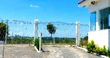 Casa em Condomínio com 4 Quartos em Conchas - SP