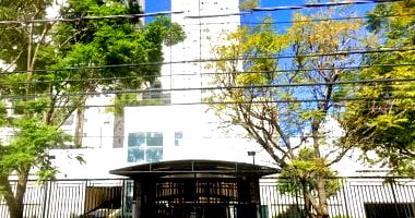 Apartamento 100 m² com 2 vagas e área total de 192 m²