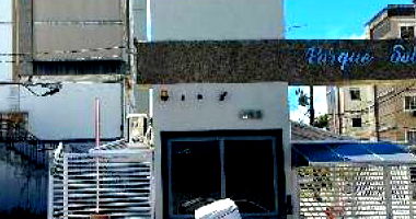 Apartamento com 2 quartos em Lauro de Freitas/BA