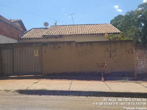 Casa com 2 Quartos e 1 Vaga em Aparecida de Goiânia