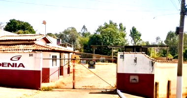 Imóvel Comercial Amplo em Guaxupé/MG com Galpão e Escritório