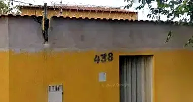 Casa ampla com 297m² construída e terreno de 324m², imóvel ocupado