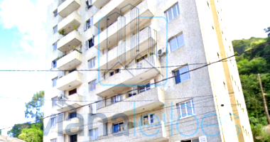 Apartamento com 1 dormitório, 1 banheiro e garagem