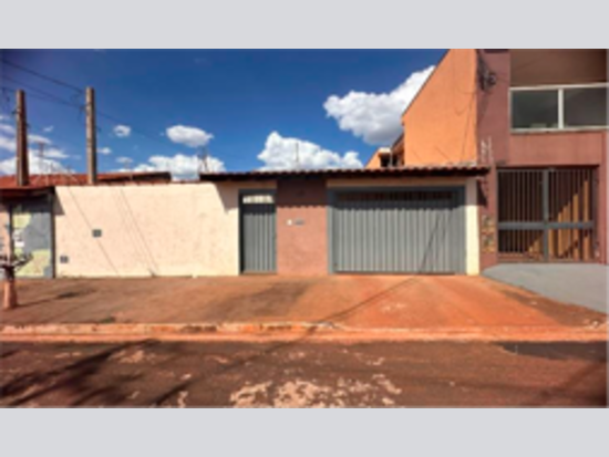 Casa em Jardinópolis com 69m² construída e terreno de 200m²