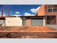Casa em Jardinópolis com 69m² construída e terreno de 200m²