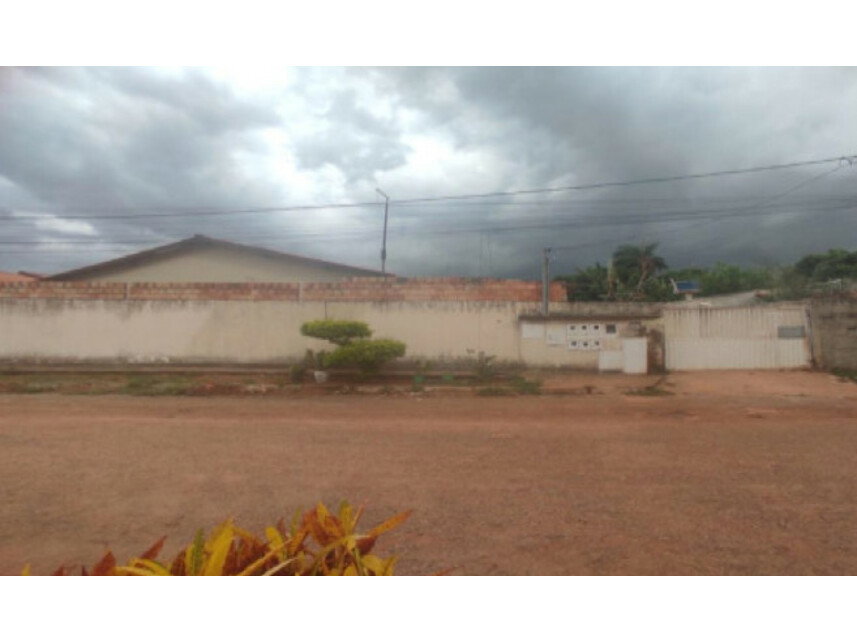 Casa com 2 quartos, 1 banheiro e 62m² construídos, ocupada