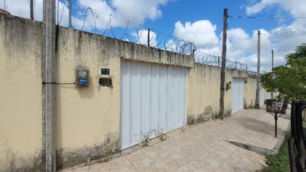 Casa com 2 quartos, 1 banheiro, 85m² área privativa, 1 vaga