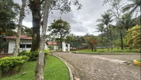 Casa espaçosa com 565 m² e vaga em Angra dos Reis