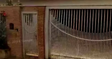 Casa em Leilão com 245m² Construída e 360m² de Terreno