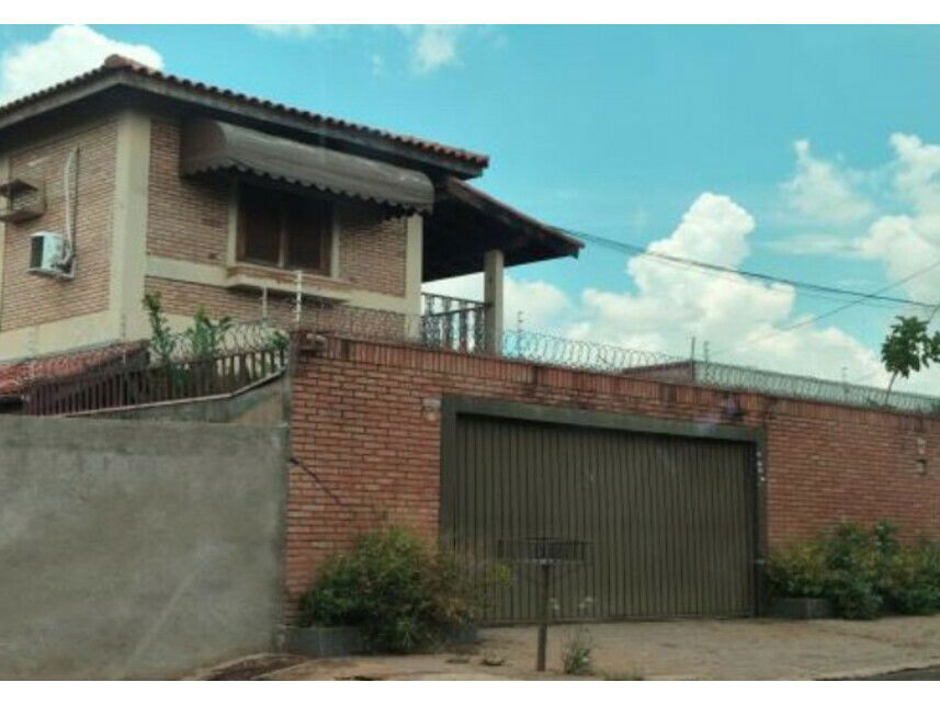 Casa com 338,17m² construídos em Campo Grande