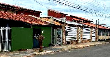 Casa com 2 quartos, banheiro, sala e cozinha, 202.65m² construída