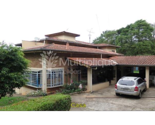 Casa com Terreno Amplo em Itatiba - SP