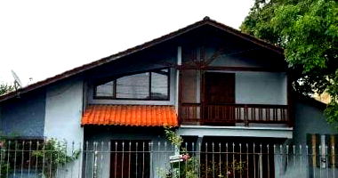 Casa padrão 6 quartos, 3 banheiros, 1 vaga, 214 m² construída, ocupada