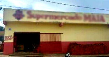 Salão comercial com 1 banheiro social, 180m² construídos, ocupado