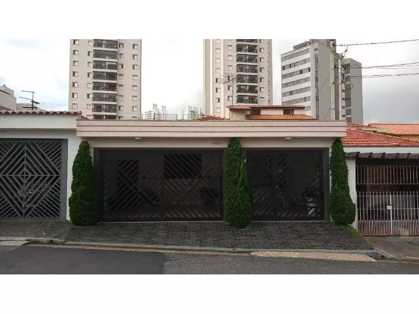Casa com 3 vagas, 153m² terreno, 133m² construída, ocupada