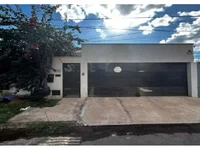 Casa com 172m² construída em condomínio, imóvel