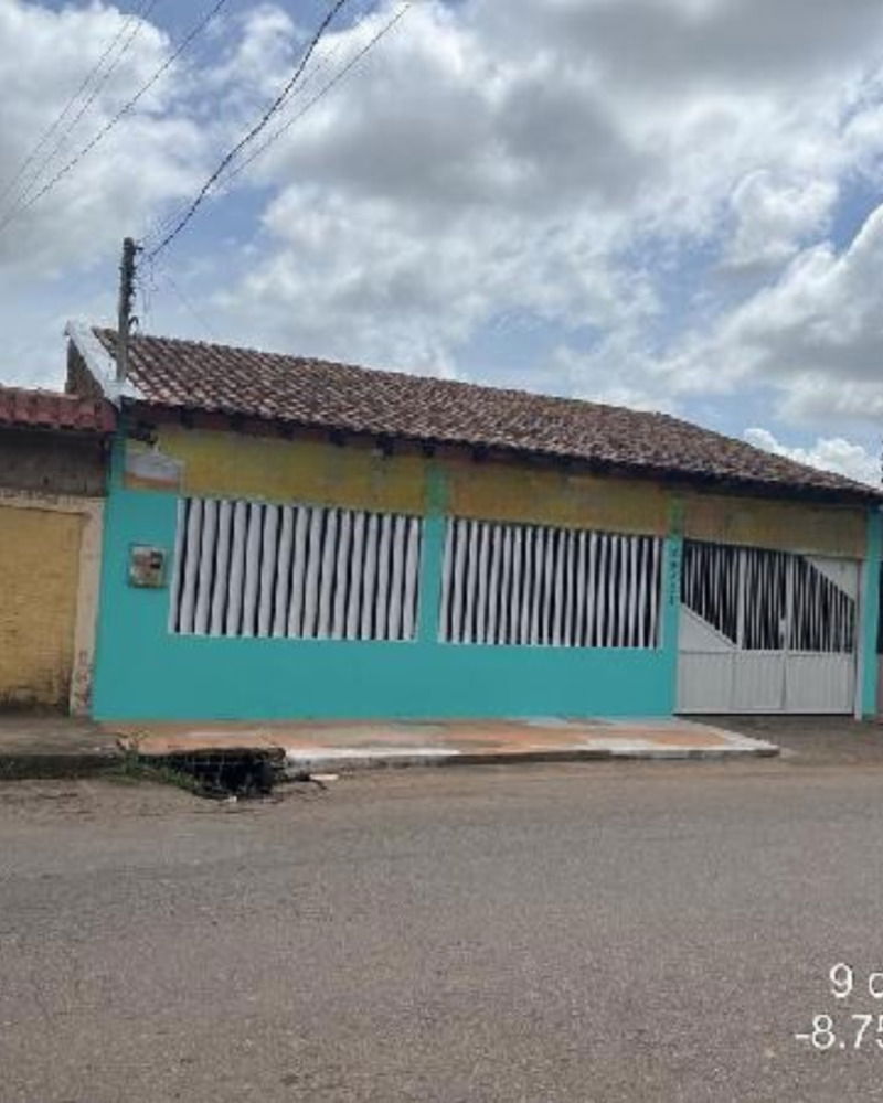 Casa ampla 207m² com terreno de 245m² em ótimo estado