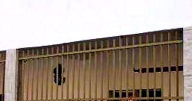 Apartamento padrão com 3 quartos, 2 banheiros e 1 vaga, ocupado