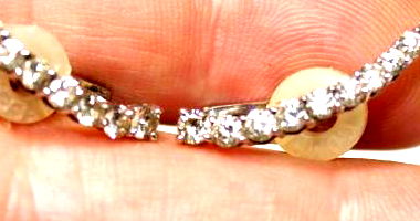 Brinco Ear Cuff Universo Jack Vartanian em Ouro Branco e Diamantes