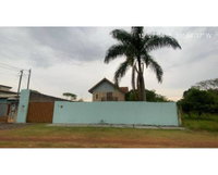 Casa espaçosa com 3 quartos, 2 banheiros, área de 261 m², ocupada