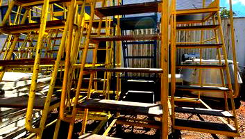 Escada Plataforma com 8 degraus