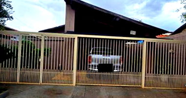 Residência em alvenaria com 9 cômodos e 109,5m² construída, ocupada