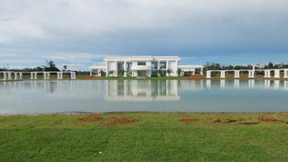 Lote com 1012m² de terreno e 5130m² construídos