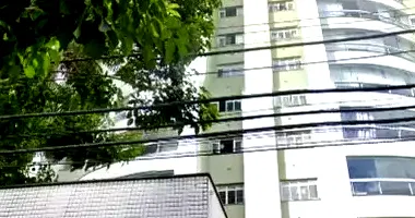 Apartamento 4º pavimento com 2 vagas e 174m² útil, ocupado