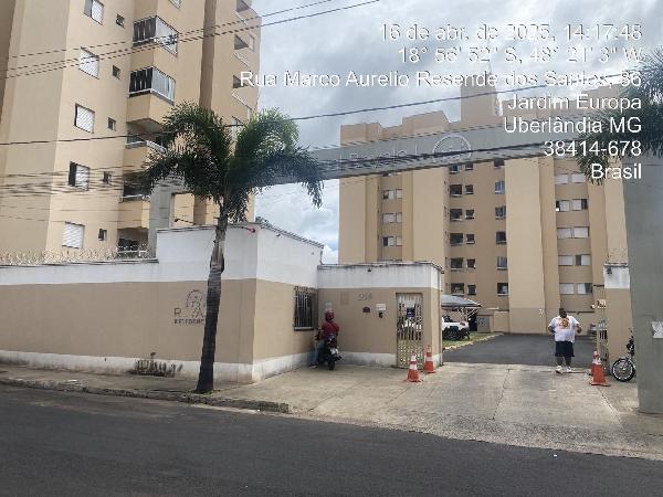 Apartamento 2 quartos, 2 banheiros, 1 vaga, 67.75m² total