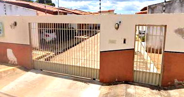 Casa com 79,80m² de área construída em terreno de 1.296m²