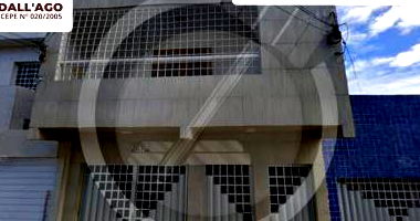 Casa com 3 quartos, 2 banheiros, área construída 108m², com garagem