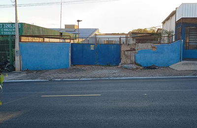 Galpão com 218m² em terreno de 561m², Vila Saudade, desocupado