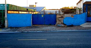 Galpão com 218m² em terreno de 561m², Vila Saudade, desocupado