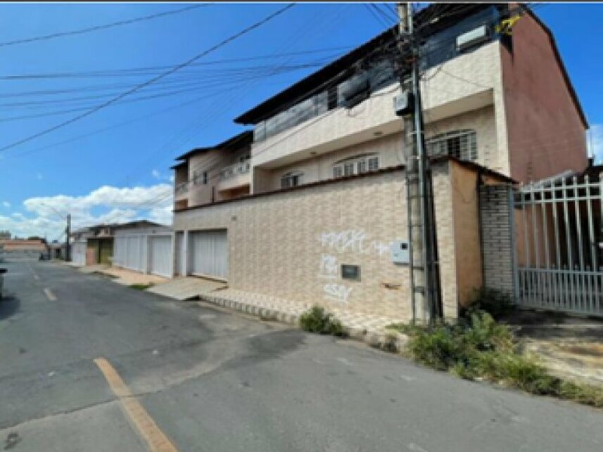 Casa ocupada com 150m² de área total em Riacho Fundo