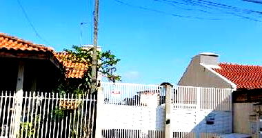 Casa em Fazenda Rio Grande com 2 quartos e 42m²