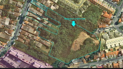 Terreno com construção de 250m², ideal para residência ou investimento