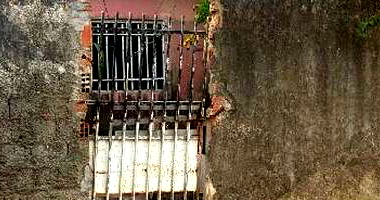 Casa com 2 quartos, 1 banheiro e vaga