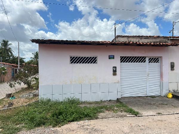 Conjunto Residencial com 2 Quartos, Banheiro, Sala, Cozinha e Vaga