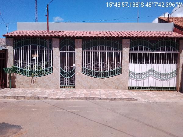 Casa 2 quartos, 1 banheiro, 130m² área total, desocupada