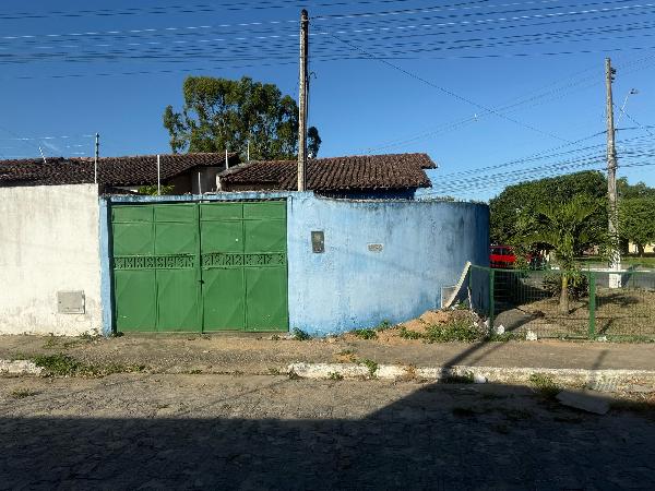 Casa 2 quartos, 1 banheiro, 50m² construída, 1 vaga, desocupada