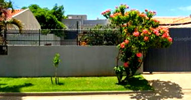 Casa com 2 Quartos, 1 Banheiro e 108m² Construída, Ocupada