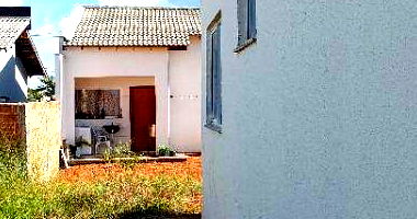 Casa desocupada com 2 quartos, 1 banheiro e 53m² construída