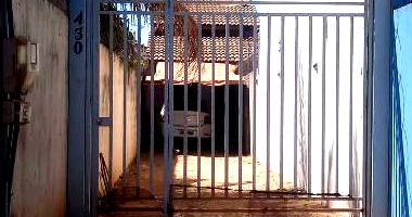 Casa com 2 Quartos e 2 Vagas em Jardim das Acácias