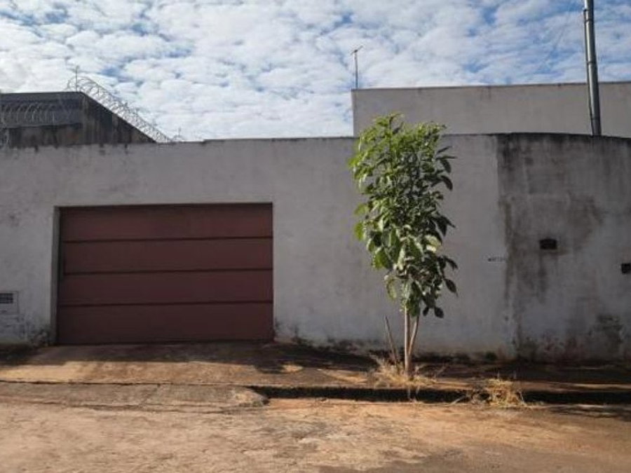 Casa 168 m² em Ituiutaba-MG com 3 quartos e 2 banheiros