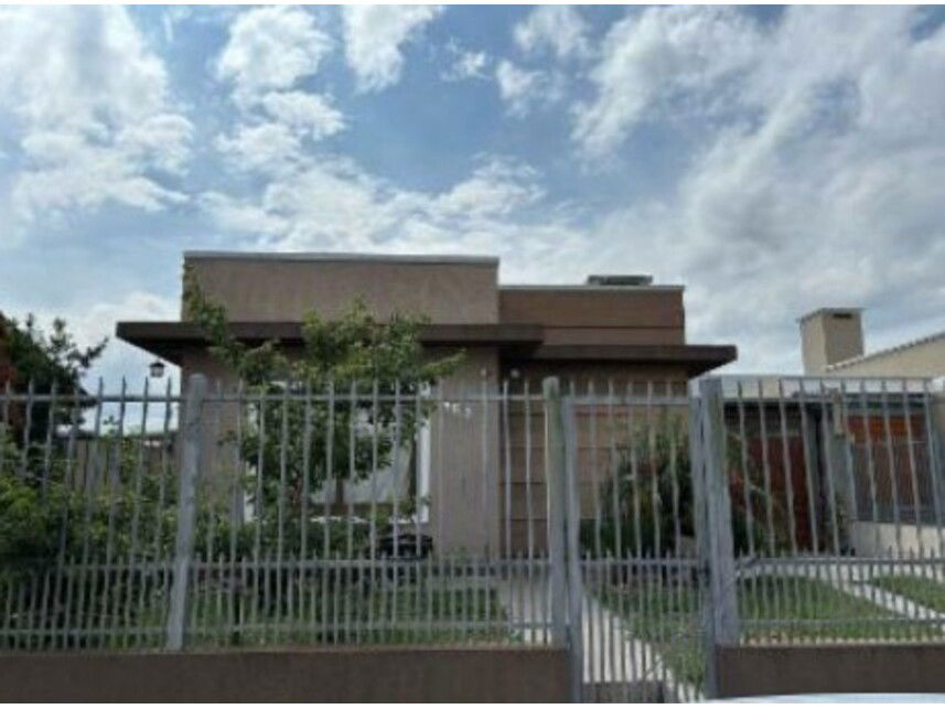 Casa Ocupada em Jardim do Valle II com 3 Quartos e 2 Banheiros