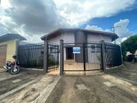 Casa com 5 quartos e 3 banheiros em Rio Claro, SP - Ocupada