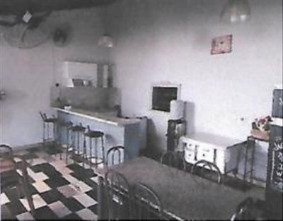 Casa de alto padrão com 2 quartos, 200m², ocupada, piscina e garagem para 3 carros