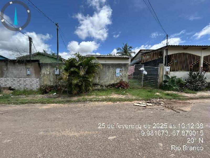 Casa 78m² com 3 quartos e 2 banheiros