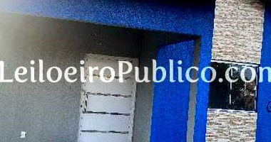 Casa com 2 quartos, varanda, 1 vaga e 55m² construída