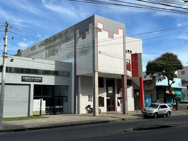 Excelente Prédio Comercial com 3 Pavimentos e Garagem